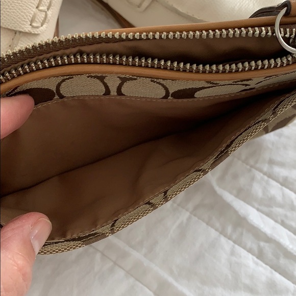 Coach wristlet - Picture 4 of 8